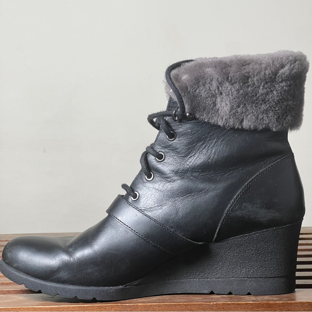 Ugg Janney Boot Black Waterproof Leather Ankle Wedge Lace Up Fur Sz 12 1012527 - Picture 9 of 14